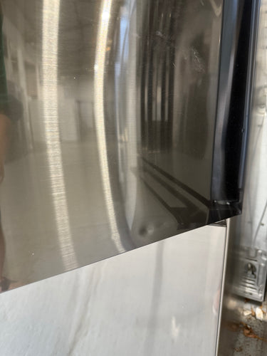 Factory second Fisher & Paykel RF522BRPB6 494-liter bottom mount refrigerator-freezer - Second Hand Appliances Geebung